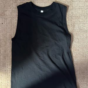 black lulu muscle tank!